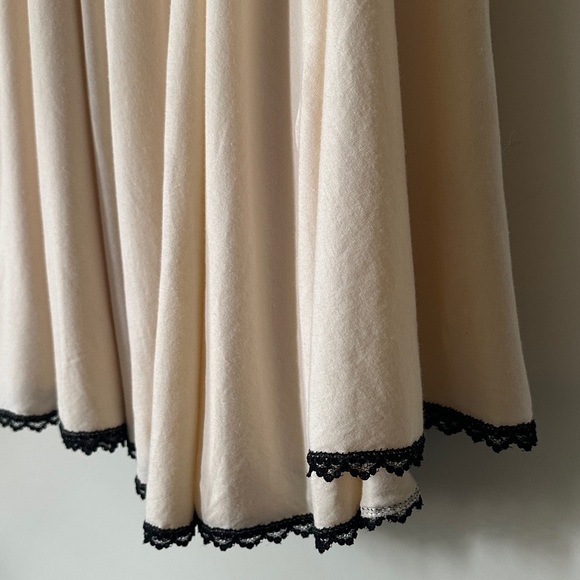 ELLA MOSS | AS IS Elegant Cream Skirt with Black Trim - Picture 4 of 12